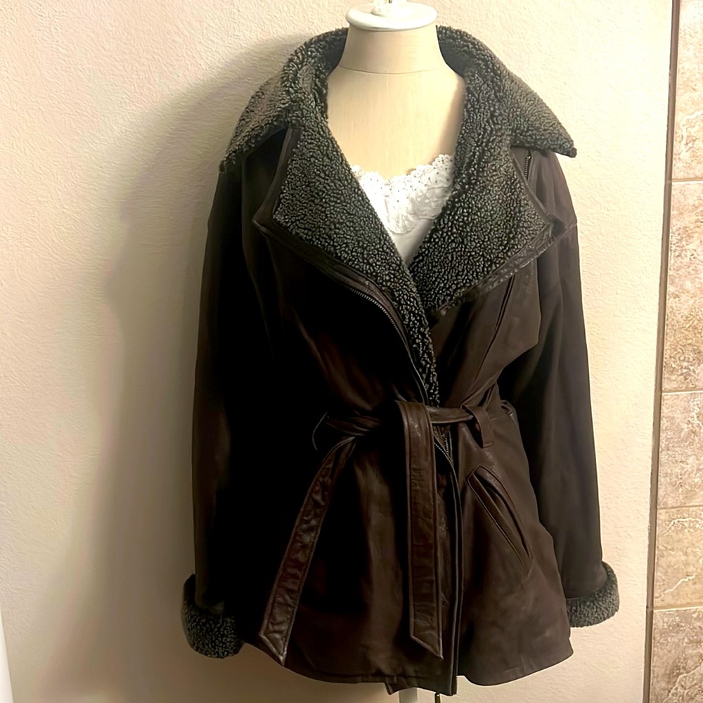 METROPOLITAN Medium leather shell women’s